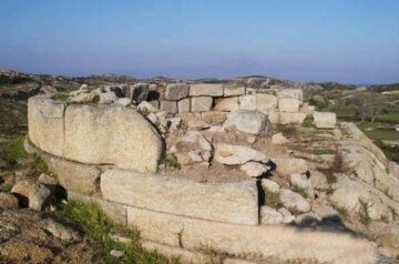 Prehistoric tomb in Kriaritsi